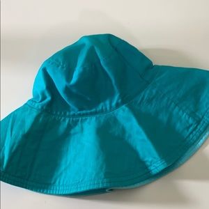 Teal two tone bucket hat